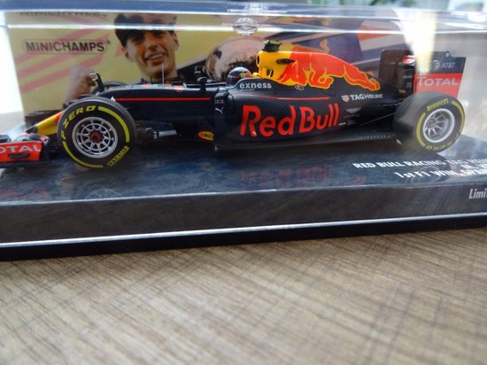 Red Bull Racing RB12 Winner Spanish GP 2016 M. Verstappen - 1:43